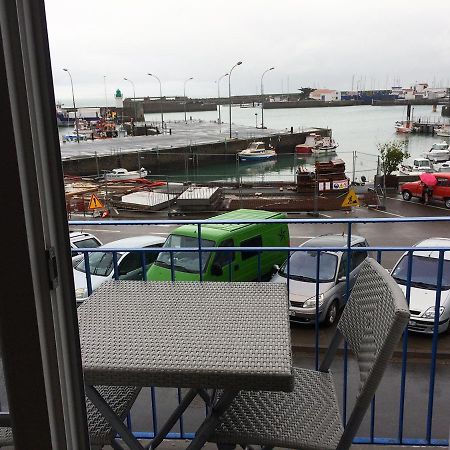 Escale Avec Vue Mer Sur Les Quais De L'Ile D'Yeu Exterior photo